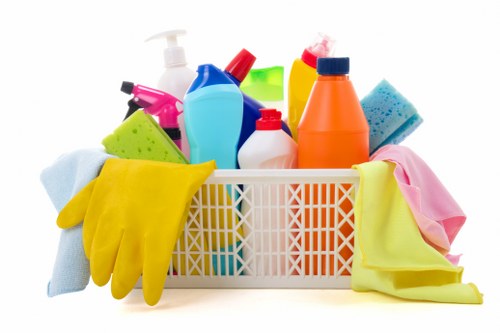 Free quote concept for a property cleanout in a busy neighborhood